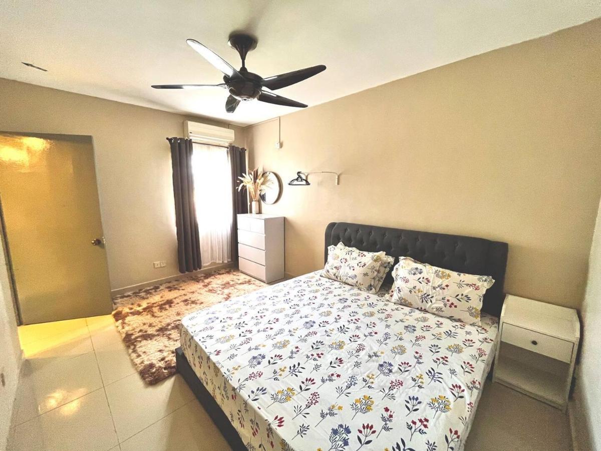 Naura Homestay Selangor Kuala Lumpur Batu Caves Dış mekan fotoğraf