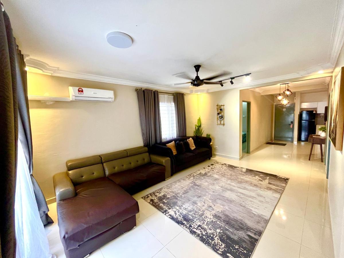 Naura Homestay Selangor Kuala Lumpur Batu Caves Dış mekan fotoğraf